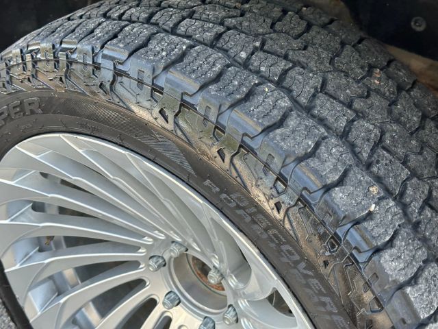 2016 Cadillac Escalade ESV Luxury Collection Image 18 of 56