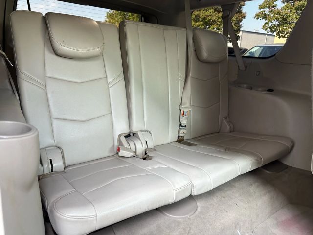 2016 Cadillac Escalade ESV Luxury Collection Image 23 of 56