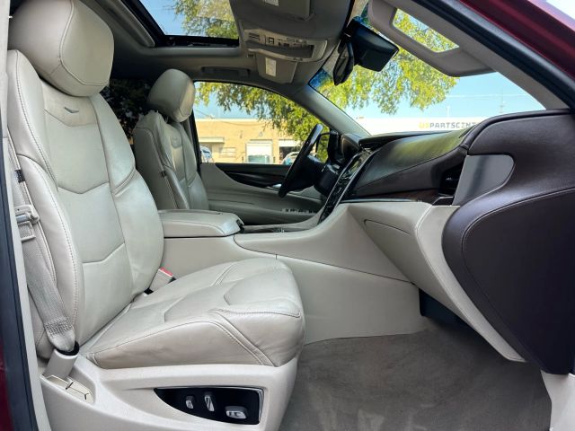 2016 Cadillac Escalade ESV Luxury Collection Image 28 of 56