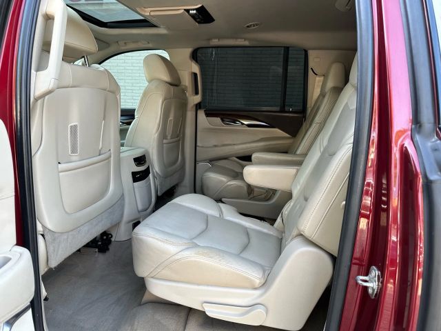 2016 Cadillac Escalade ESV Luxury Collection Image 27 of 56