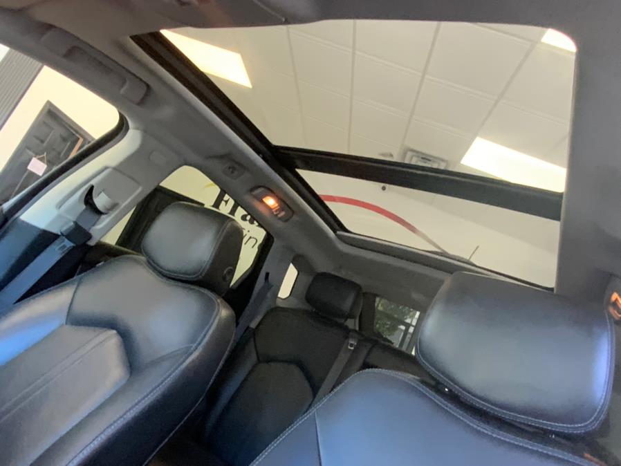 Vehicle image 9 of 16