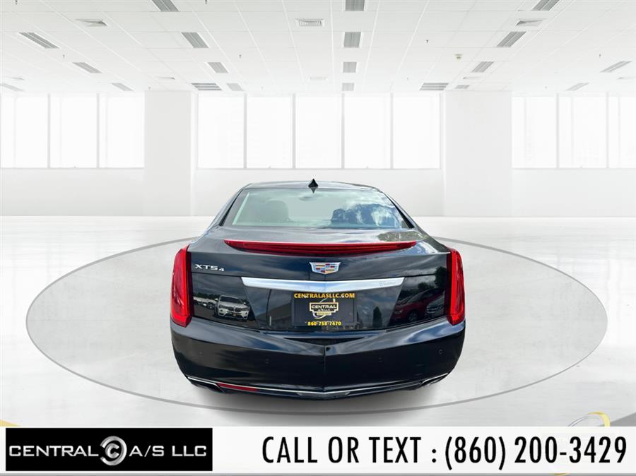 Vehicle image 17 of 18