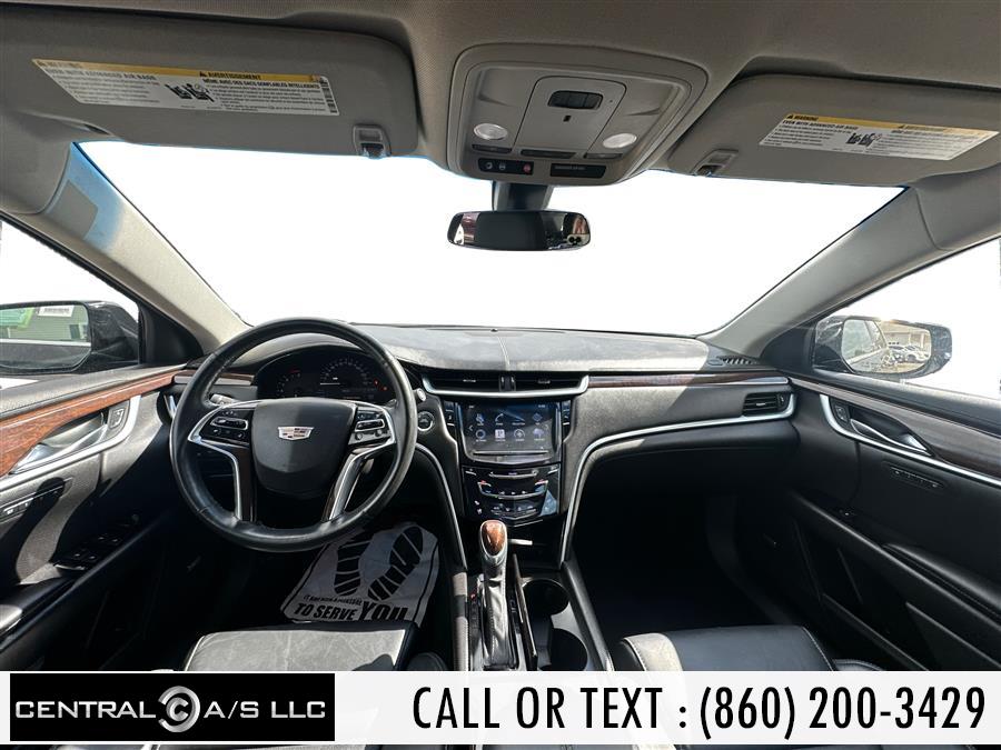 Vehicle image 13 of 18
