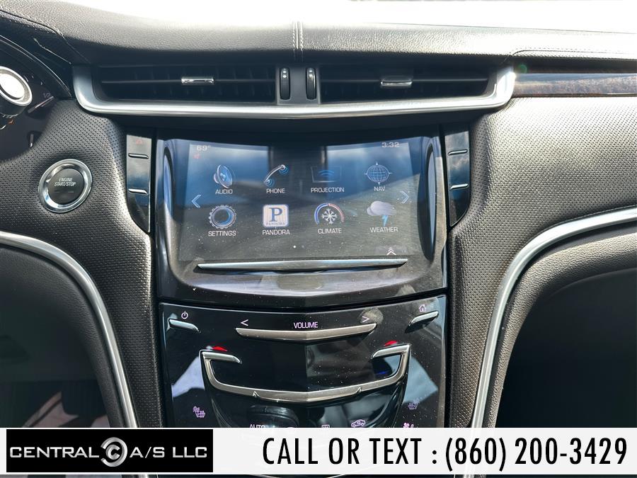 Vehicle image 15 of 18