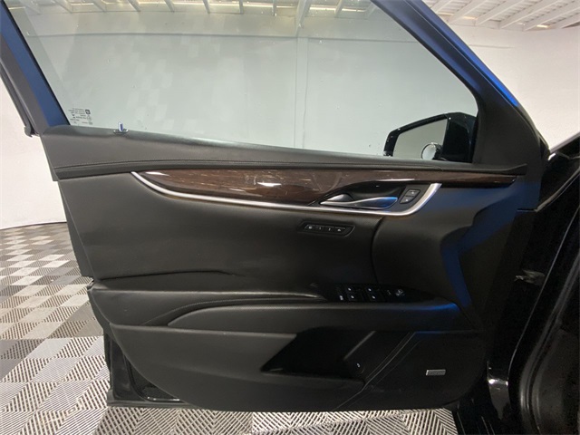 Vehicle image 12 of 24