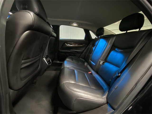 Vehicle image 18 of 24