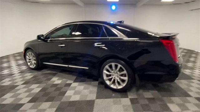 Vehicle image 8 of 24