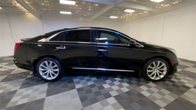 Vehicle image 7 of 24