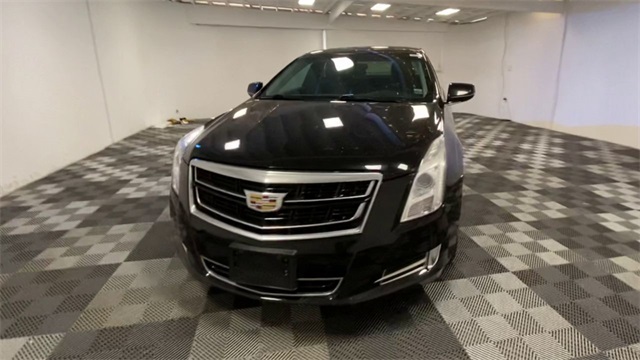 Vehicle image 4 of 24