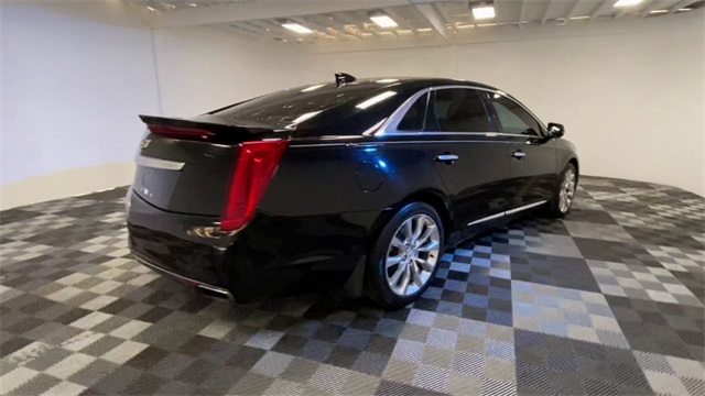 Vehicle image 3 of 24