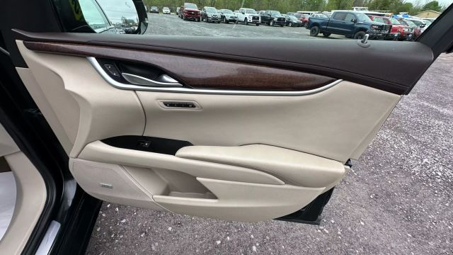 Vehicle image 46 of 51