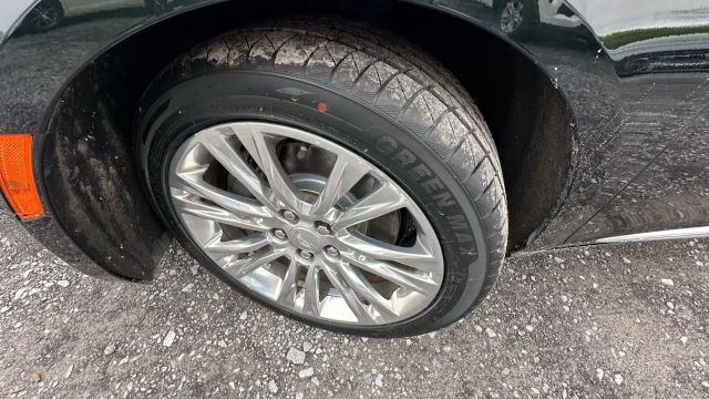 Vehicle image 27 of 51