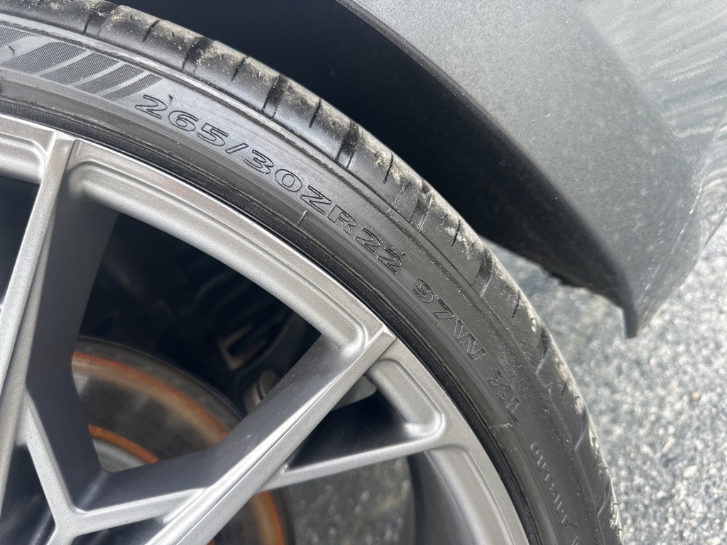 Vehicle image 28 of 32
