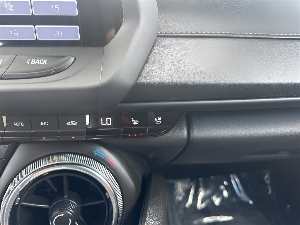 Vehicle image 20 of 32