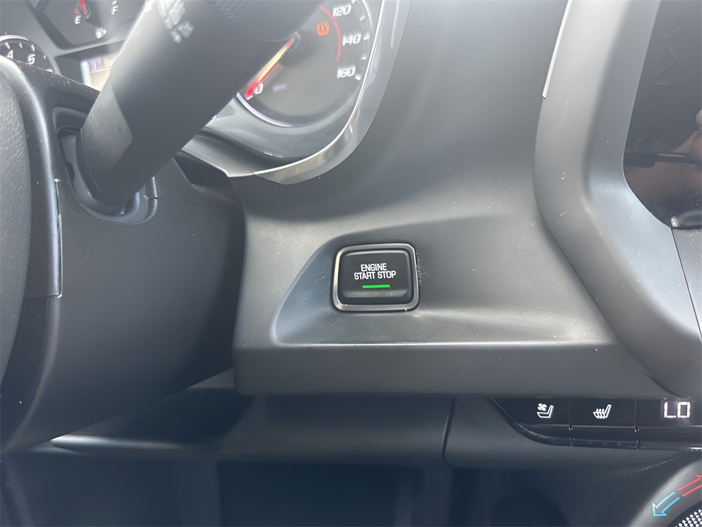 Vehicle image 21 of 32