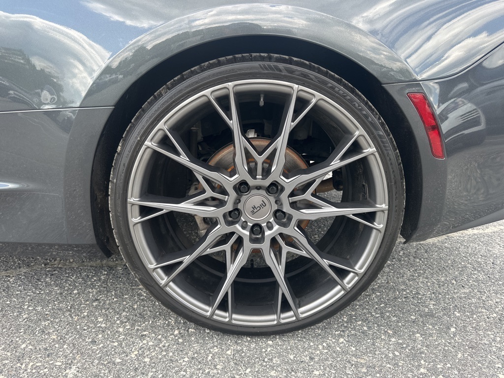 Vehicle image 27 of 32