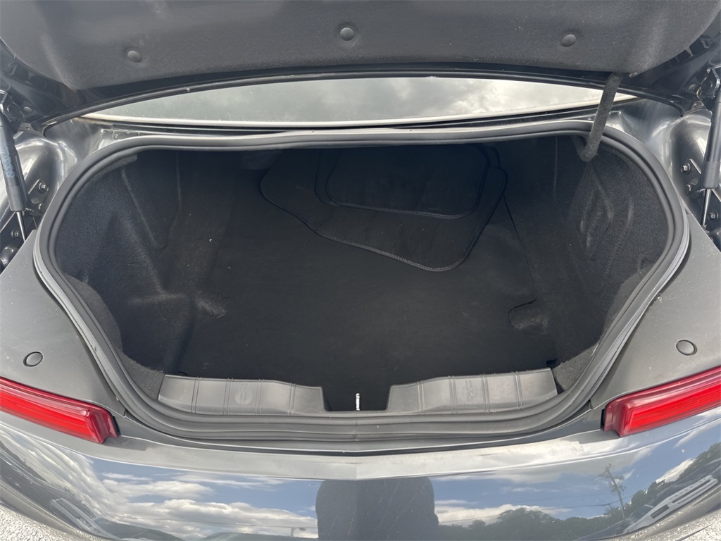 Vehicle image 26 of 32