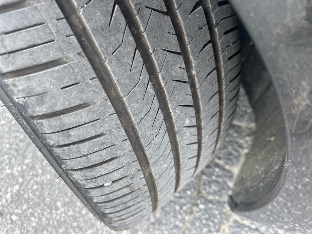 Vehicle image 29 of 32