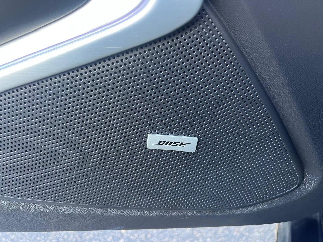 Vehicle image 28 of 49