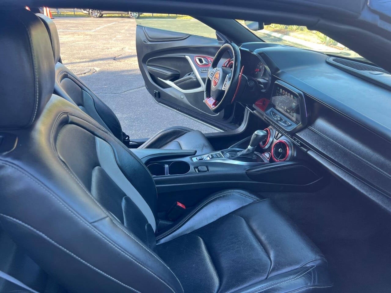 Vehicle image 27 of 49