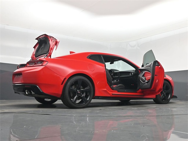 Vehicle image 17 of 47