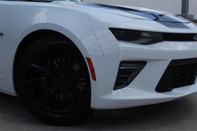 Vehicle image 7 of 18