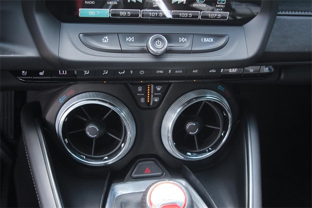 Vehicle image 15 of 18