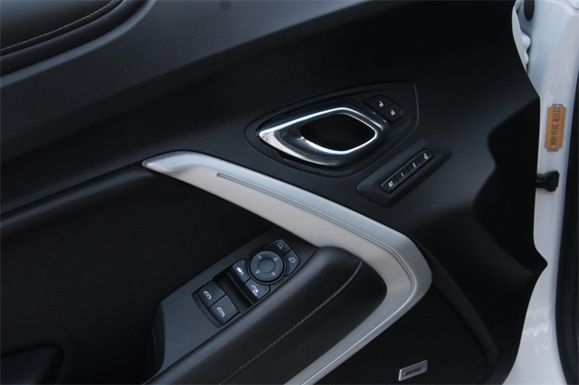 Vehicle image 17 of 18