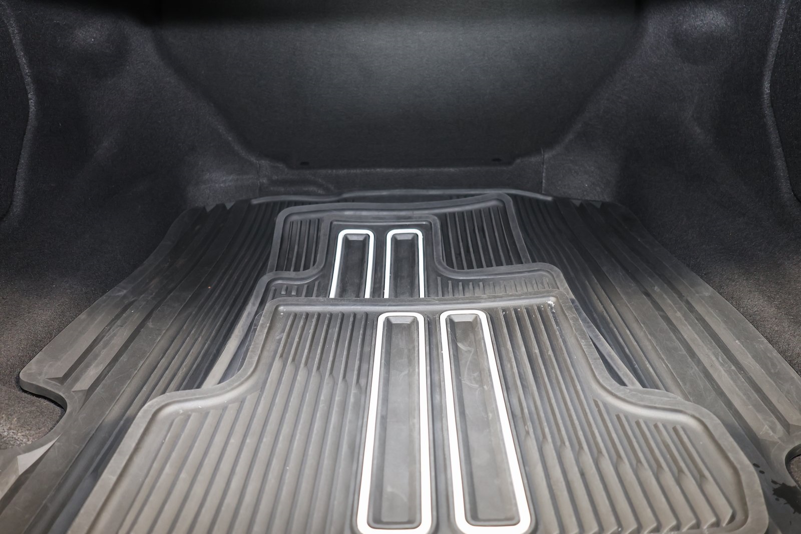 Vehicle image 27 of 51