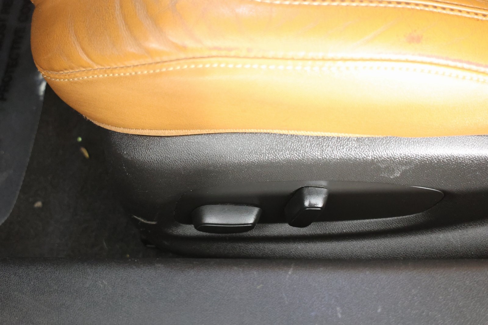 Vehicle image 34 of 51