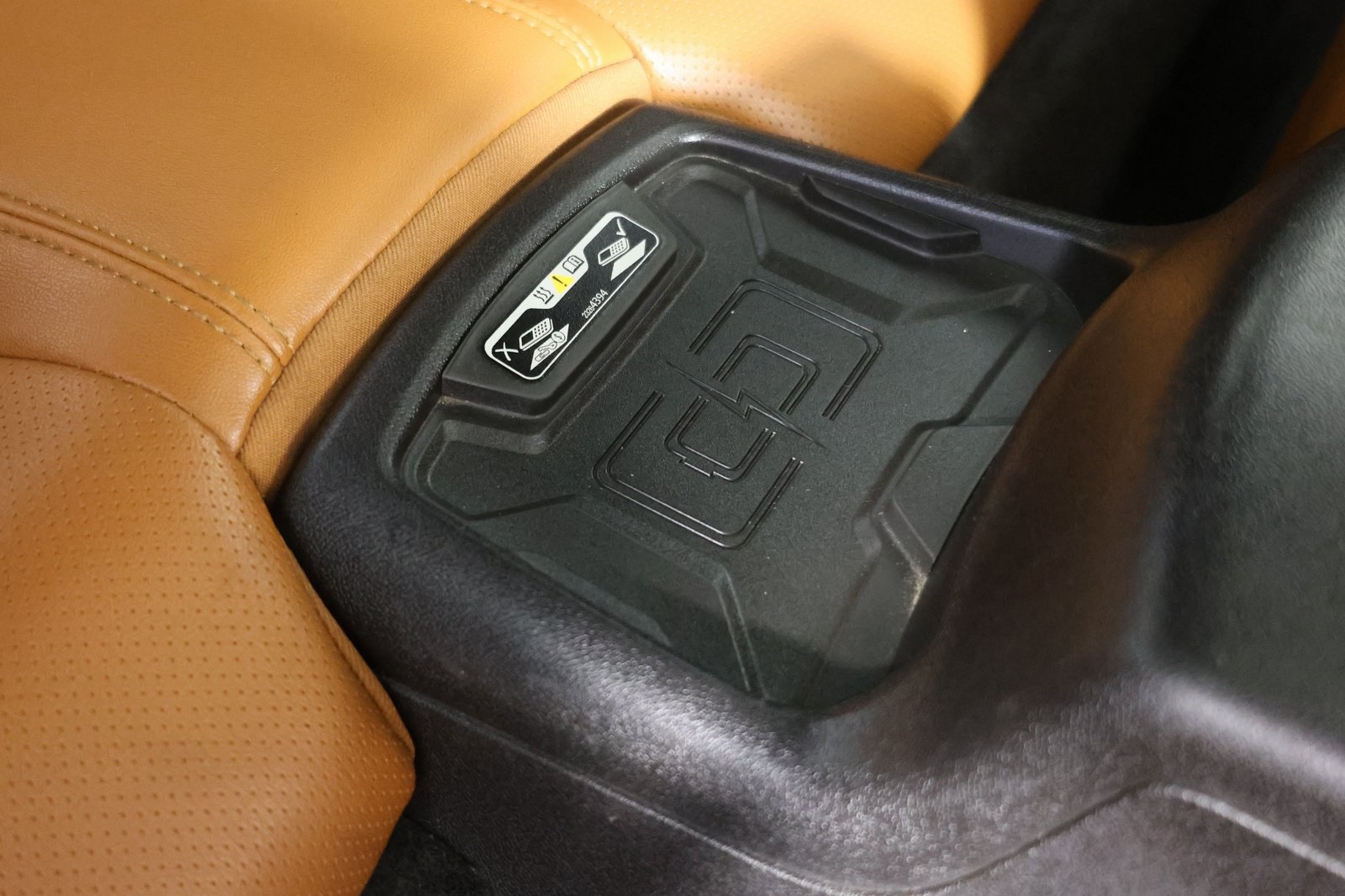 Vehicle image 41 of 51