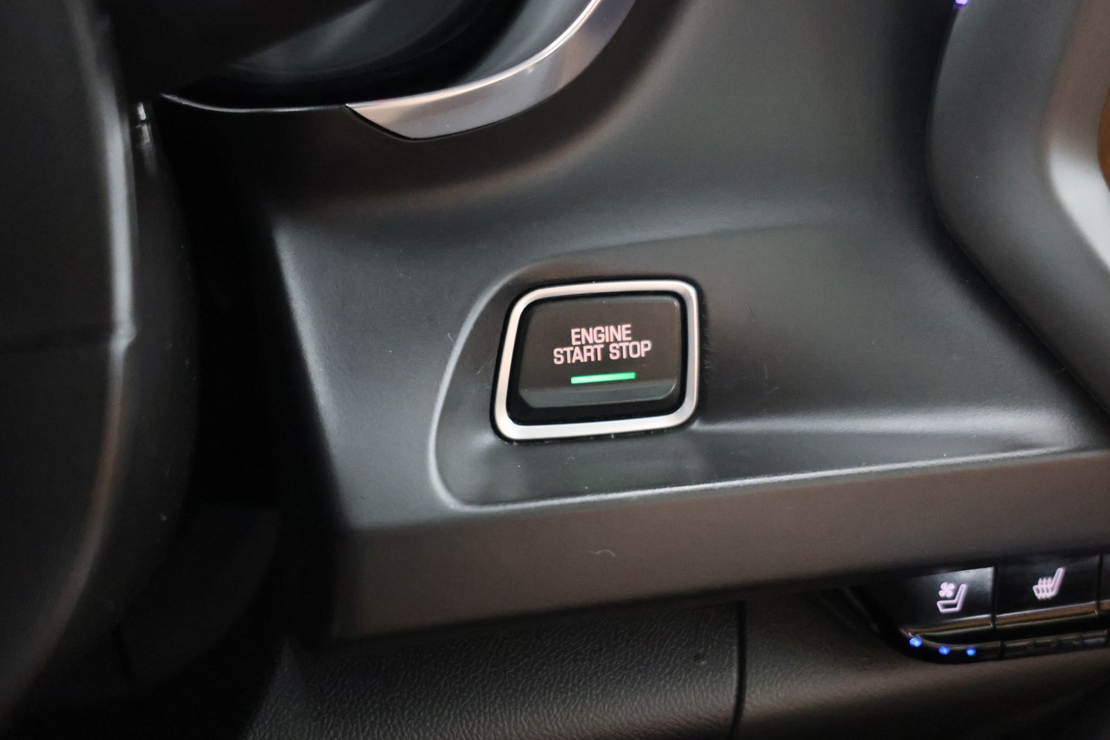 Vehicle image 28 of 51