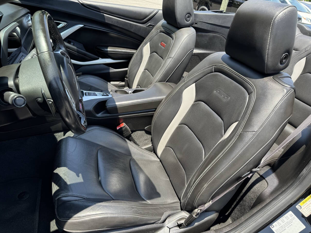 Vehicle image 17 of 26