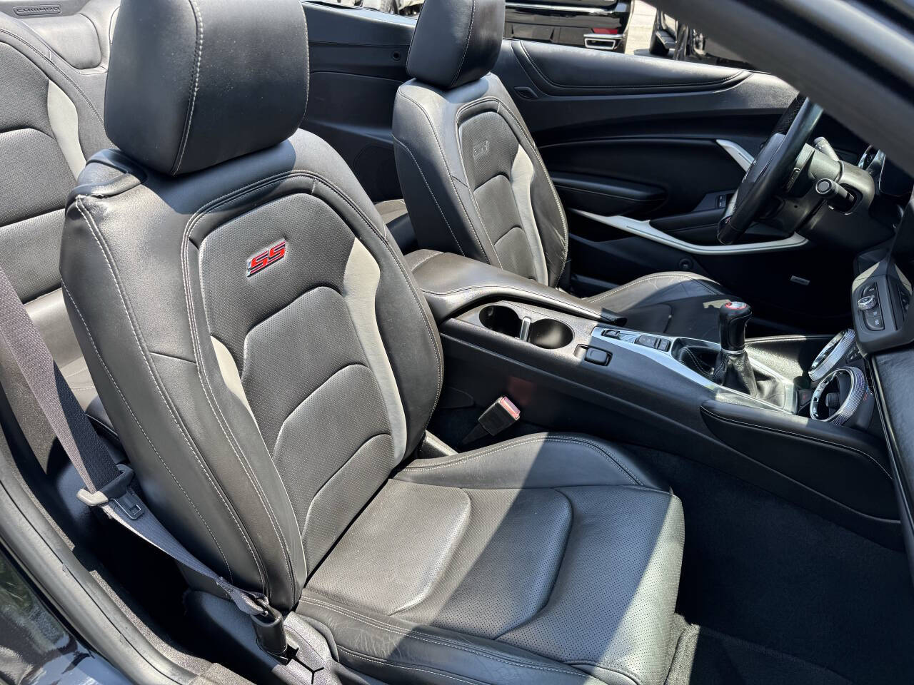 Vehicle image 16 of 26
