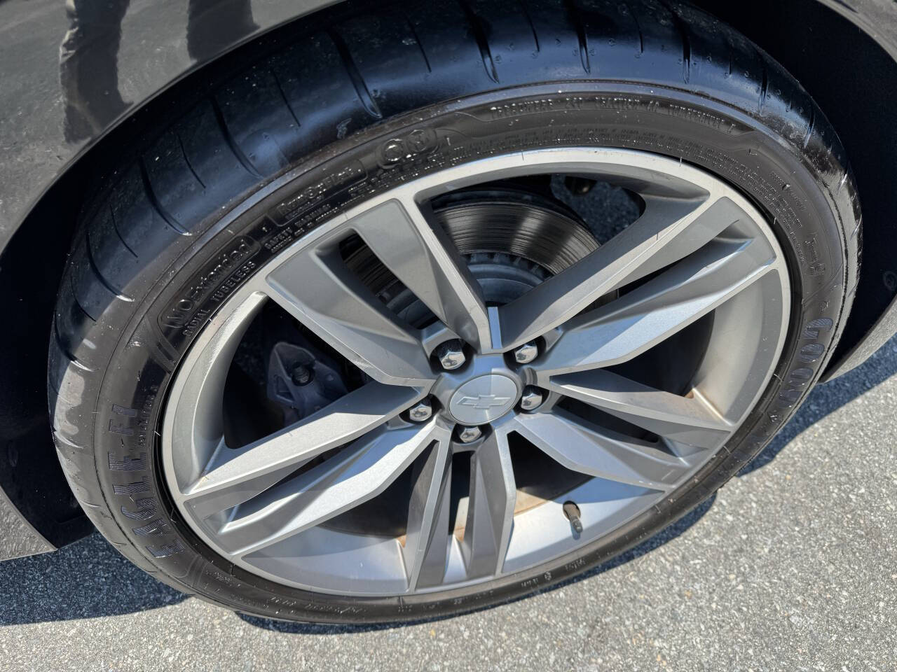 Vehicle image 13 of 26