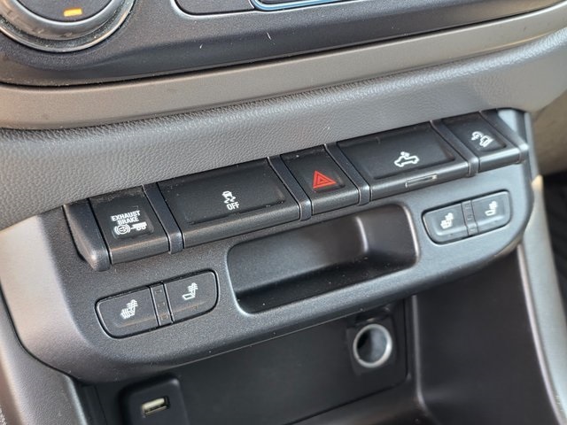 Vehicle image 43 of 44