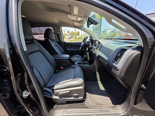 Vehicle image 17 of 44