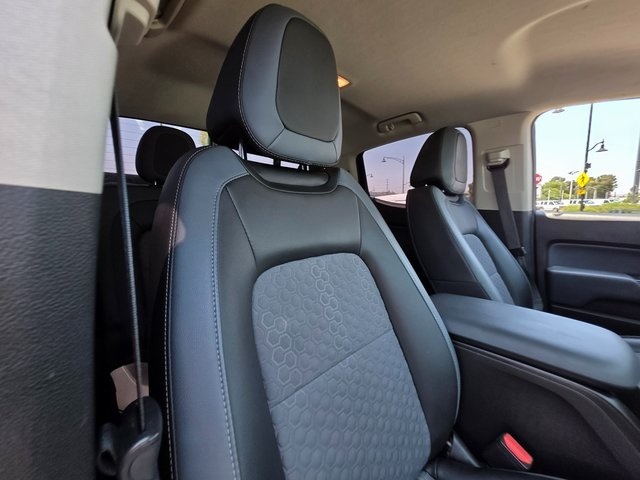 Vehicle image 13 of 44