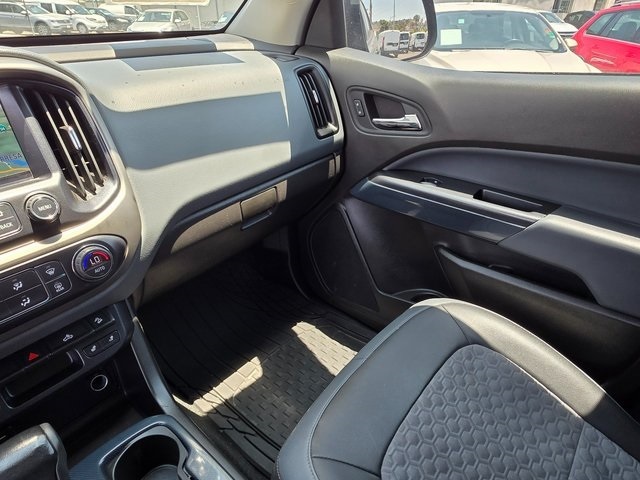 Vehicle image 23 of 44