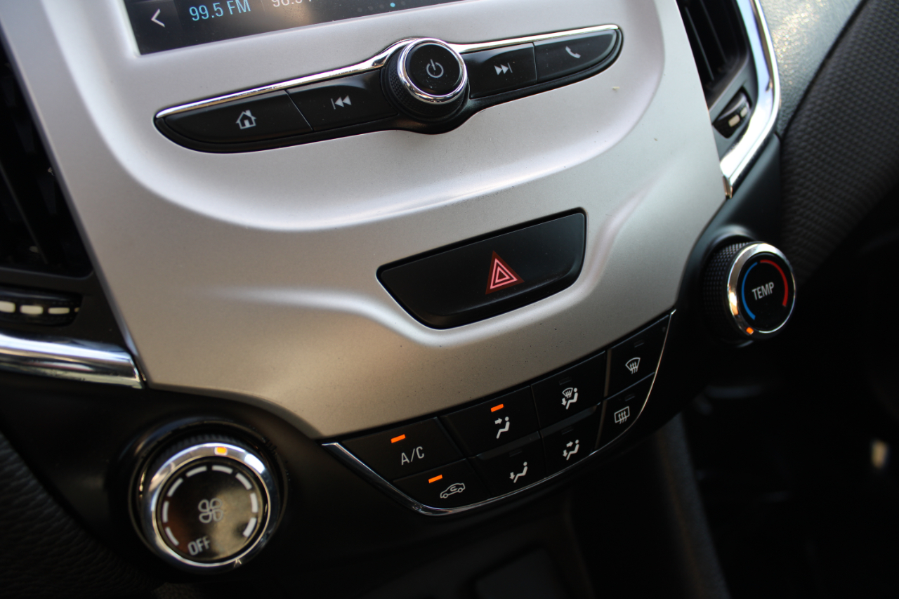 2016 Chevrolet Cruze LS Image 18 of 26