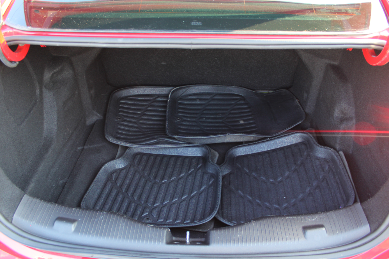 2016 Chevrolet Cruze LS Image 10 of 26