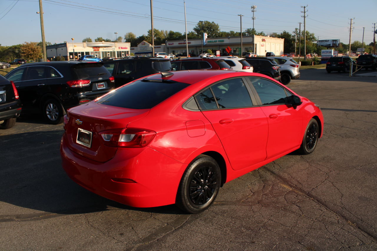 2016 Chevrolet Cruze LS Image 6 of 26