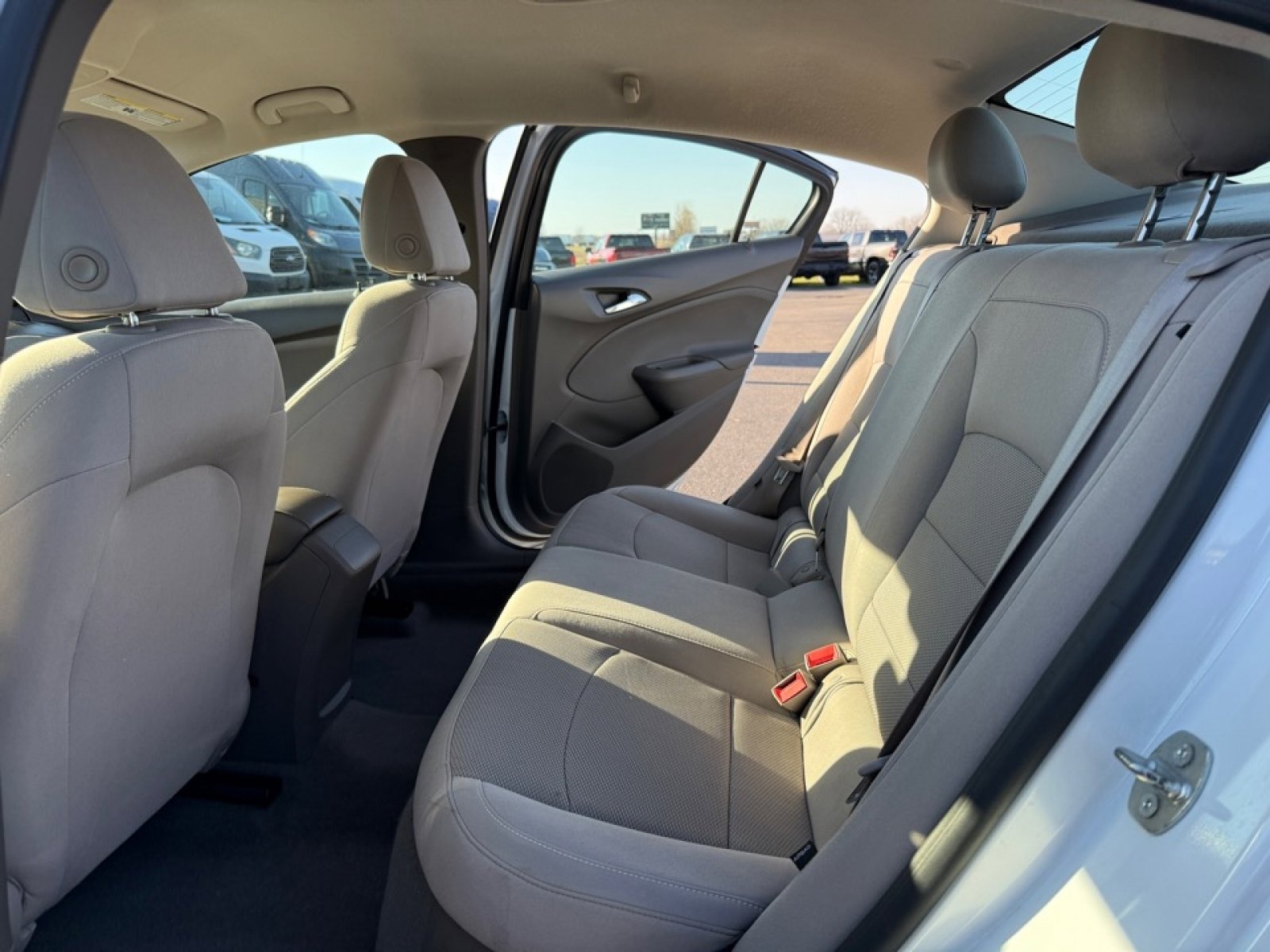 2016 Chevrolet Cruze LS Image 16 of 39