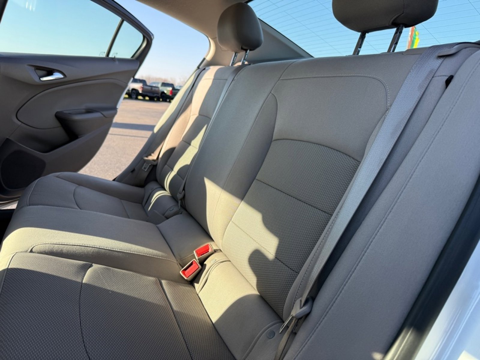 2016 Chevrolet Cruze LS Image 15 of 39