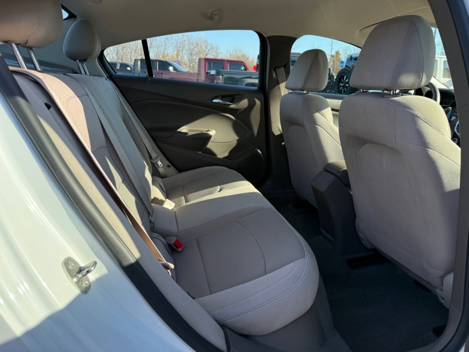 2016 Chevrolet Cruze LS Image 17 of 39