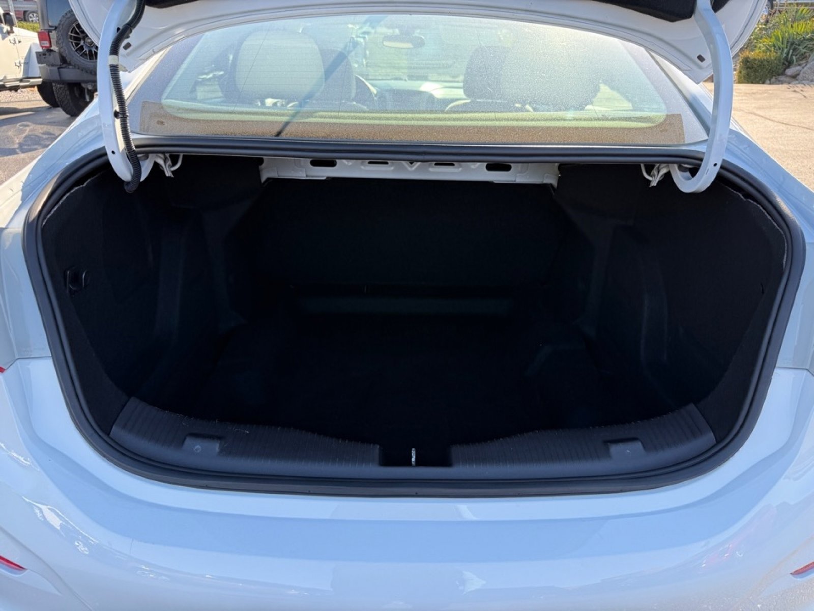 2016 Chevrolet Cruze LS Image 12 of 39