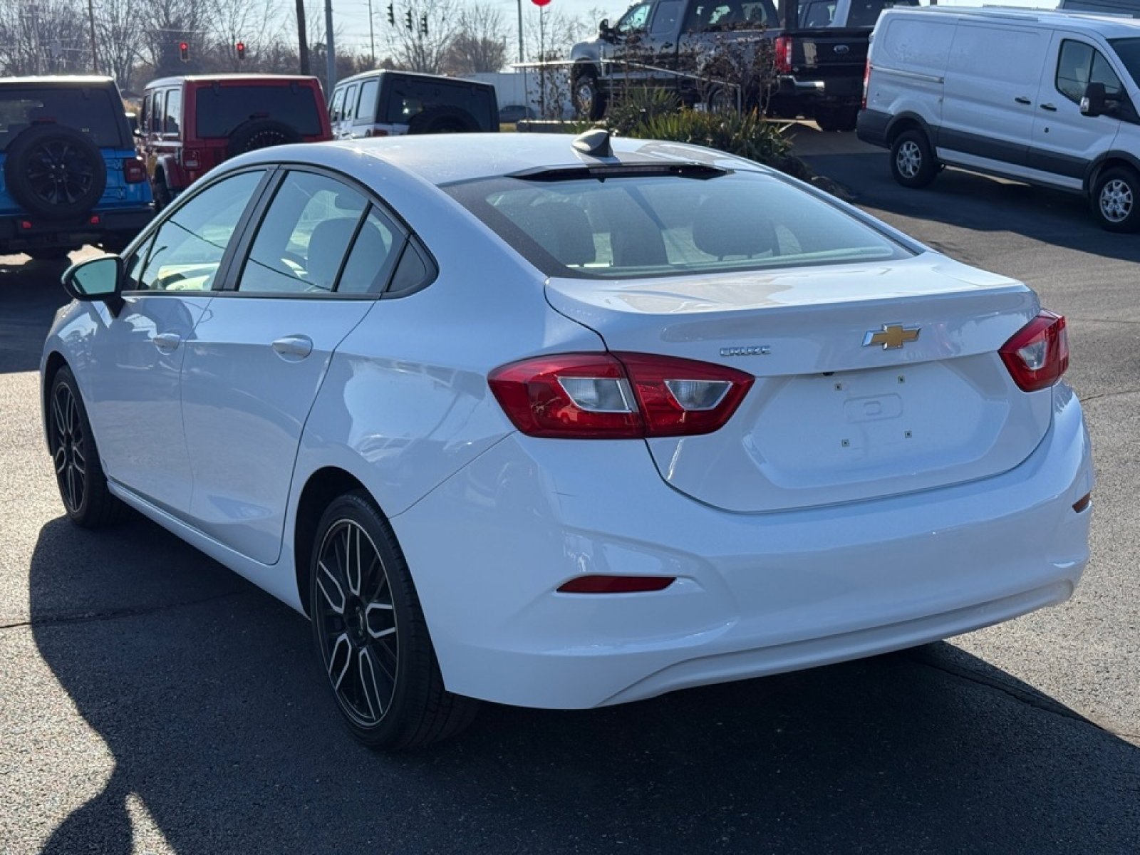 2016 Chevrolet Cruze LS Image 8 of 39