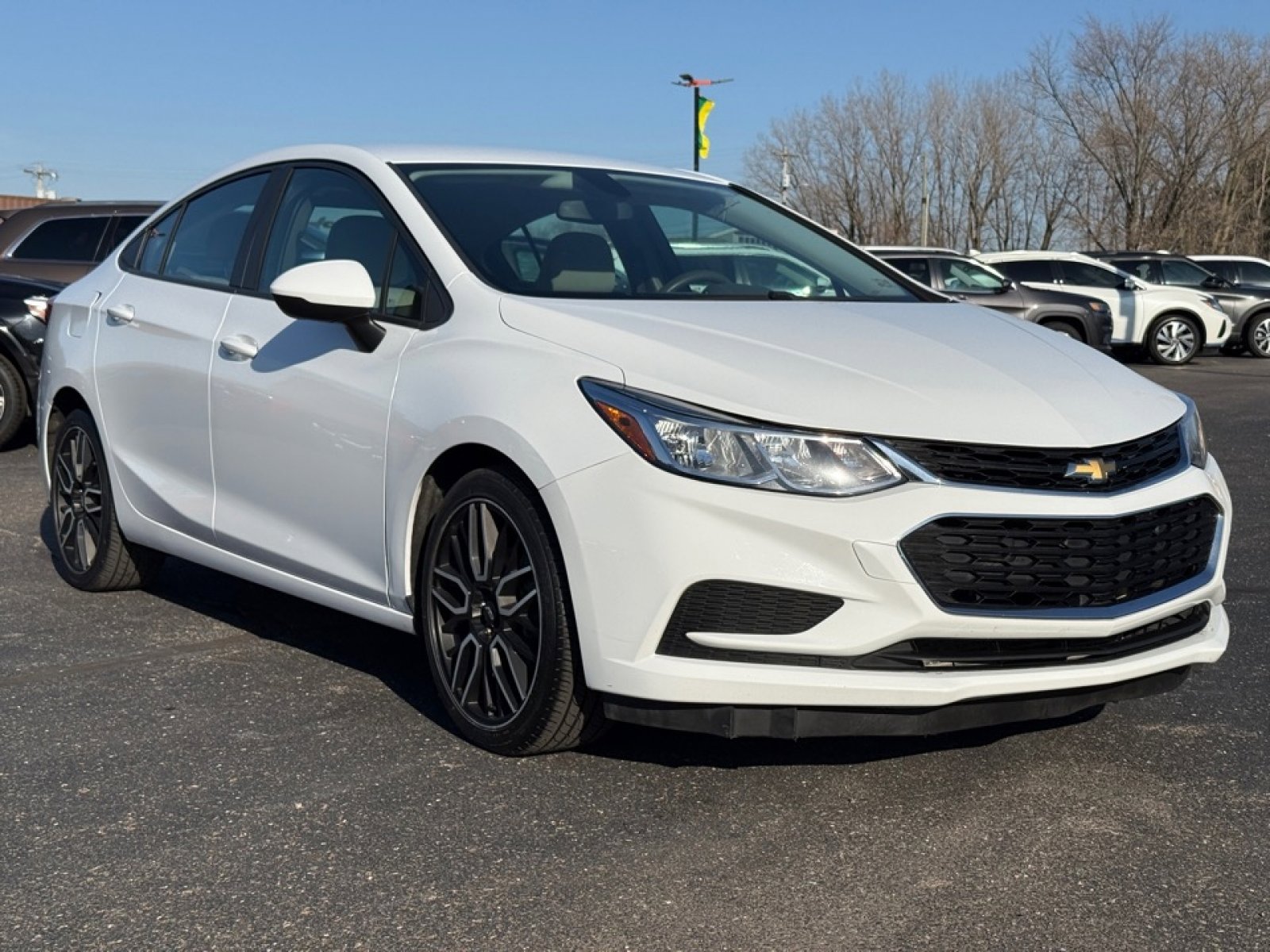 2016 Chevrolet Cruze LS Image 4 of 39