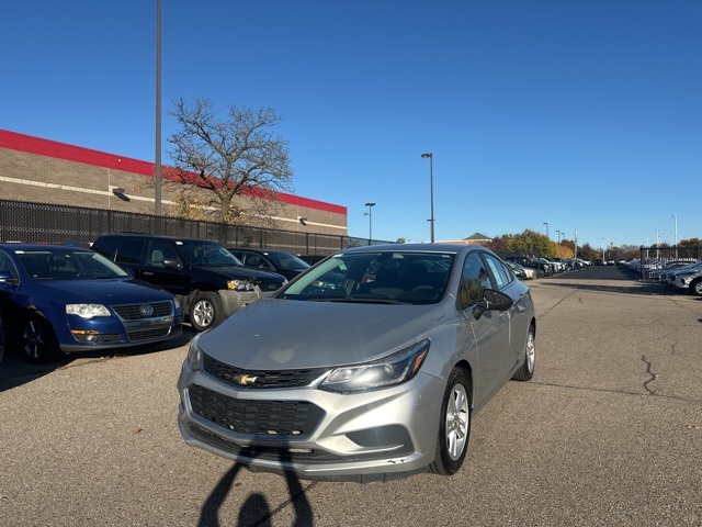 2016 Chevrolet Cruze LT Image 16 of 24