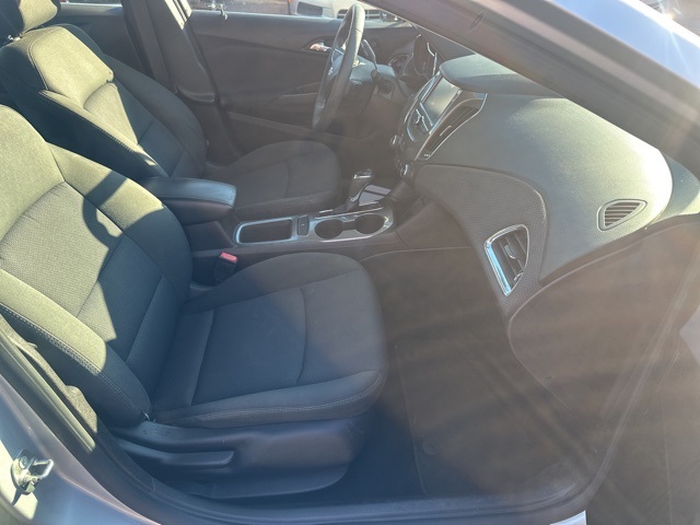 2016 Chevrolet Cruze LT Image 10 of 24